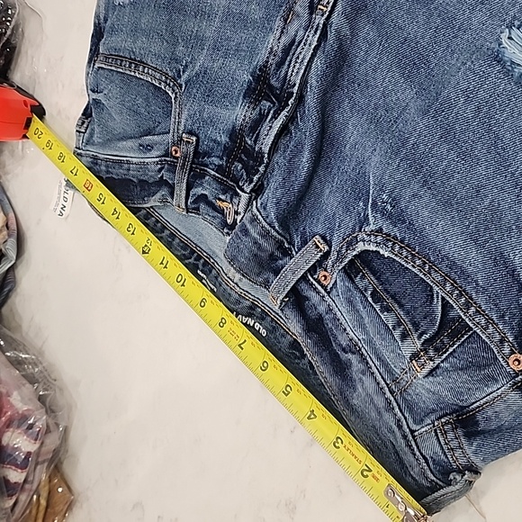 [Old Navy] Mid-Rise Buttom-Fly Slouchy Taper Ripped Non-Stretch Ankle Jeans - Picture 11 of 14